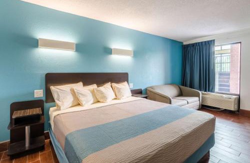 Lexington Hotel | Motel 6-Lexington, VA
