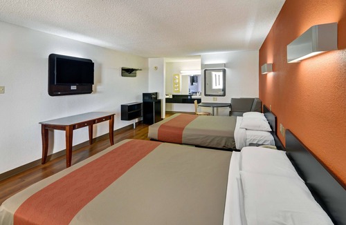 Lindale Hotel | Motel 6 Lindale, TX