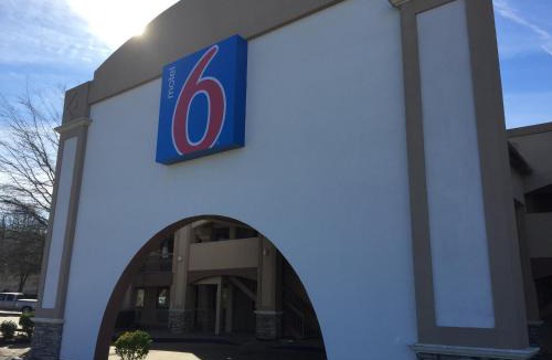Downtown Little Rock Hotel | Motel 6-Little Rock, AR - Airport