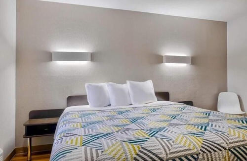 Little Rock Hotel | Motel 6 Little Rock, AR - South