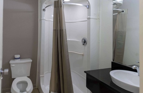 Lufkin Hotel | Motel 6 Lufkin, TX