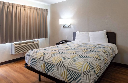 Lufkin Hotel | Motel 6 Lufkin, TX