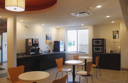 Mankato Hotel | Motel 6 Mankato, MN