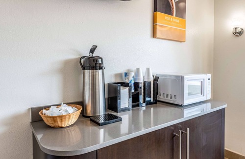 Mansfield Hotel | Motel 6 Mansfield, OH