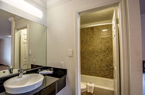 Manteca Hotel | Motel 6 Manteca, CA