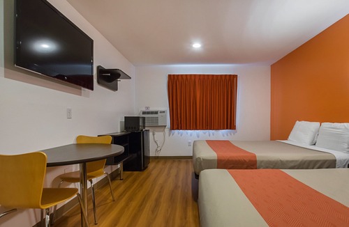 Marshalltown Hotel | Motel 6 Marshalltown, IA