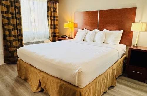 Martinez Hotel | Motel 6 Martinez, CA