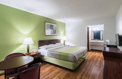 Mattoon Hotel | Motel 6 Mattoon, IL