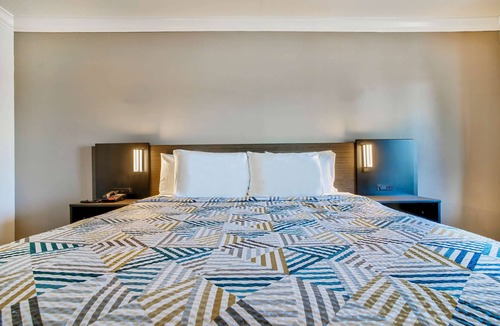 Sun City Hotel | Motel 6 Menifee, CA