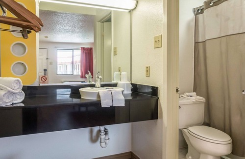 Mesquite Hotel | Motel 6 Mesquite, TX - Rodeo - Convention Ctr