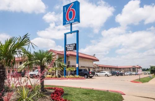 Mesquite Hotel | Motel 6-Mesquite, TX - Rodeo - Convention Ctr
