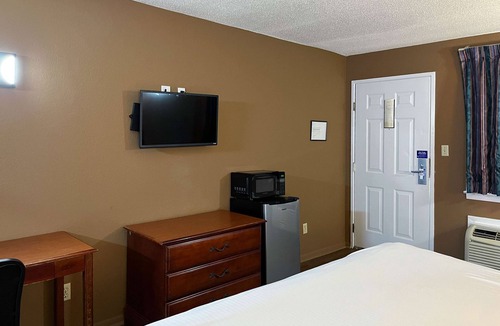 Millington Hotel | Motel 6 Millington, TN
