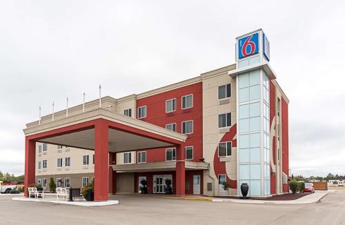 Moosomin Hotel | Motel 6-Moosomin, SK
