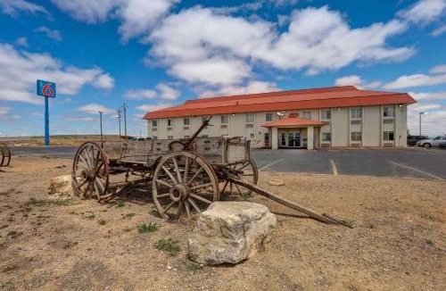 Moriarty Hotel | Motel 6-Moriarty, NM