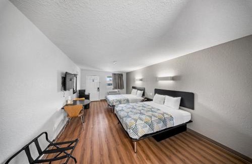 Moultrie Hotel | Motel 6-Moultrie, GA