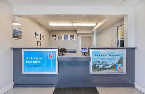 Mount Jackson Hotel | Motel 6-Mount Jackson, VA - Shenandoah
