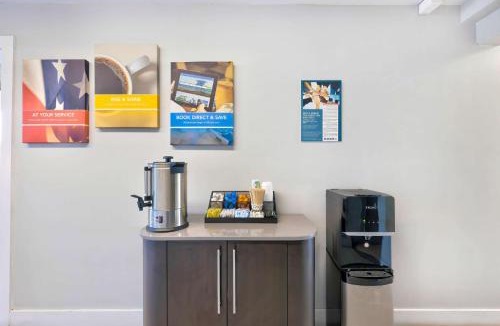 Mount Jackson Hotel | Motel 6-Mount Jackson, VA - Shenandoah