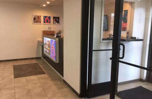 Nashville Hotel | Motel 6-Nashville, TN - Airport