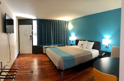 Nashville Hotel | Motel 6 Nashville, TN - Airport