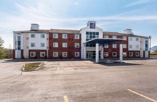 Newport Hotel | Motel 6-Newport, TN