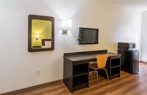 North Richland Hills Hotel | Motel 6 North Richland Hills, TX – Rufe Snow