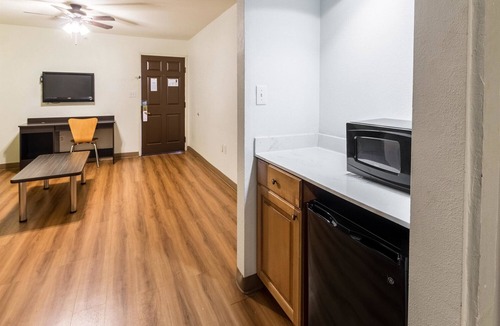 North Richland Hills Hotel | Motel 6 North Richland Hills, TX – Rufe Snow