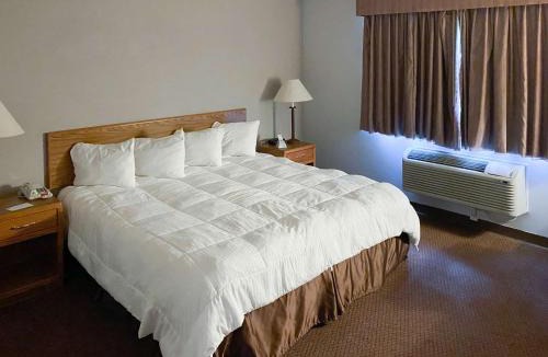 Norway Hotel | Motel 6 Norway MI
