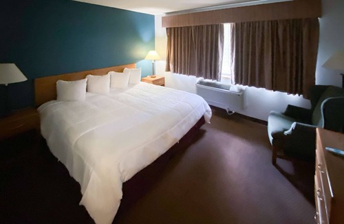 Norway Hotel | Motel 6 Norway, MI