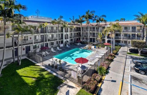 Lake Hotel | Motel 6-Oceanside, CA