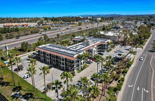 Lake Hotel | Motel 6-Oceanside, CA