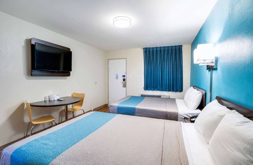 Odessa Hotel | Motel 6 Odessa, TX - 2nd Street