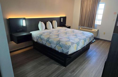 Oklahoma City Hotel | Motel 6 Oklahoma City OK Frontier City