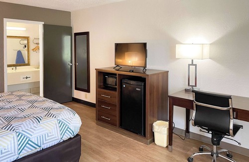 Opelika Hotel | Motel 6 Opelika, AL