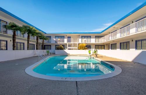 Opelousas Hotel | Motel 6-Opelousas, LA