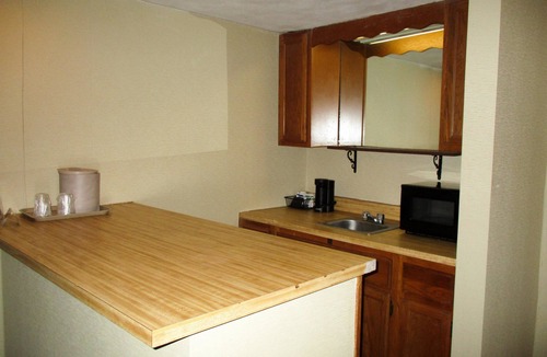 Oriskany Hotel | Motel 6 Oriskany, NY