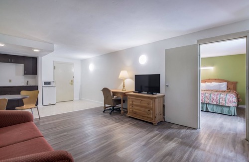 Oriskany Hotel | Motel 6 Oriskany, NY