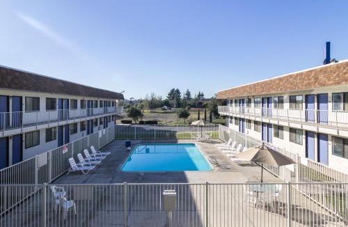 Oroville Hotel | Motel 6-Oroville, CA