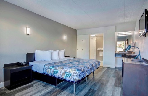 Clintonville Hotel | Motel 6 - OSU N
