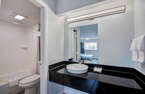 Clintonville Hotel | Motel 6 - OSU N