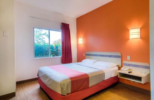 Owensboro Hotel | Motel 6-Owensboro, KY