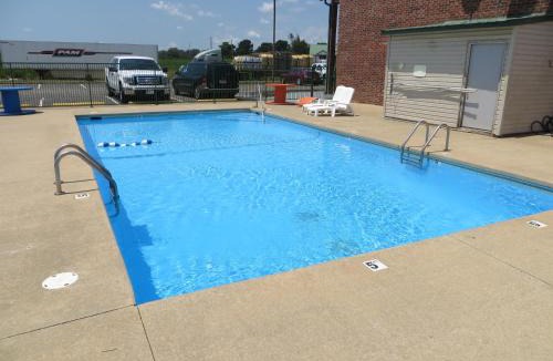 Ozark Hotel | Motel 6-Ozark, AR