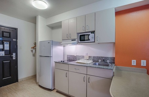 Pasadena Hotel | Motel 6 Pasadena, TX