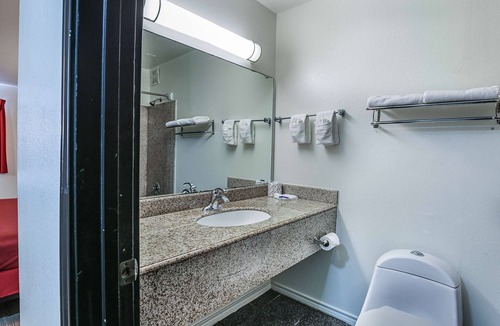 Pasadena Hotel | Motel 6 Pasadena, TX