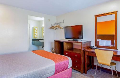 Pendleton Hotel | Motel 6 Pendleton, OR - West