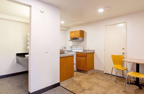 Pendleton Hotel | Motel 6 Pendleton, OR - West