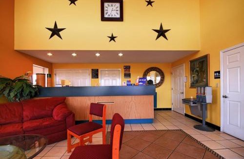 Florida Panhandle Hotel | Motel 6 Pensacola, FL - NAS