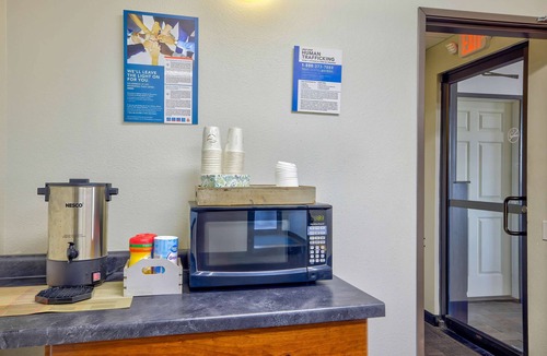 Percival Hotel | Motel 6 Percival, IA