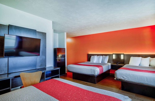 Percival Hotel | Motel 6 Percival, IA