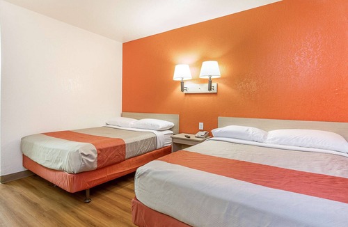 Deer Valley Hotel | Motel 6 Phoenix North - Bell Road