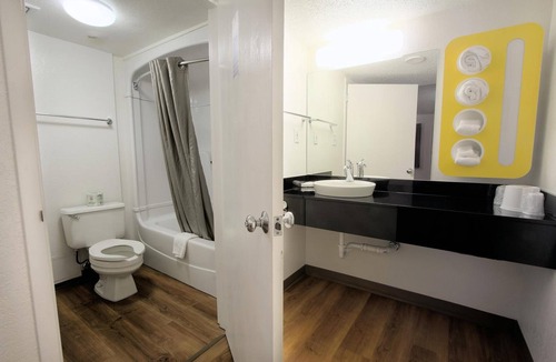 Piscataway Hotel | Motel 6 Piscataway, NJ